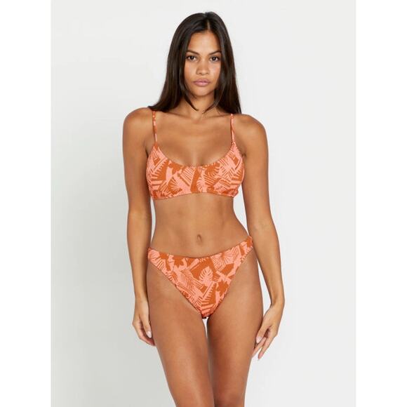 VOLCOM BLOCKED OUT SKIMPY BOTTOM in Irange, size Medium, NWT - Picture 1 of 8